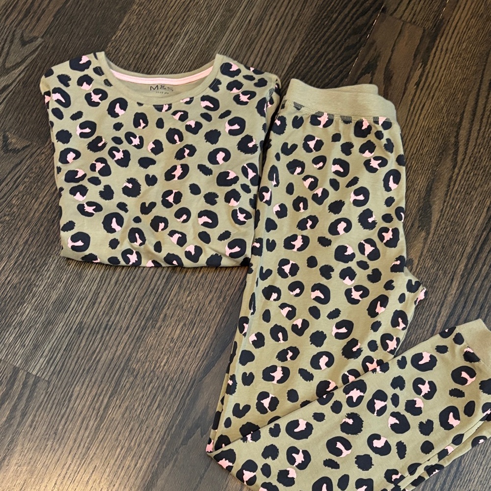 Marks & Spencer Kids Pajama Set - Green and Pink Leopard Print size 11-12 NEW